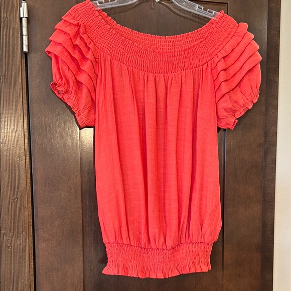 NEW Women's Coral On- or Off-Shoulder Top Size L - Picture 1 of 3